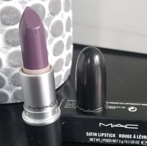 MAC Lipstick, Epic. BRAND NEW